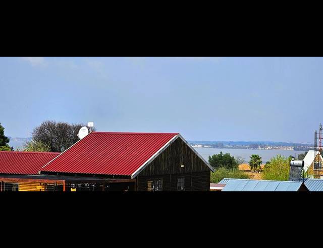 4 BEDROOM HOUSE FOR SALE IN VAAL MARINA